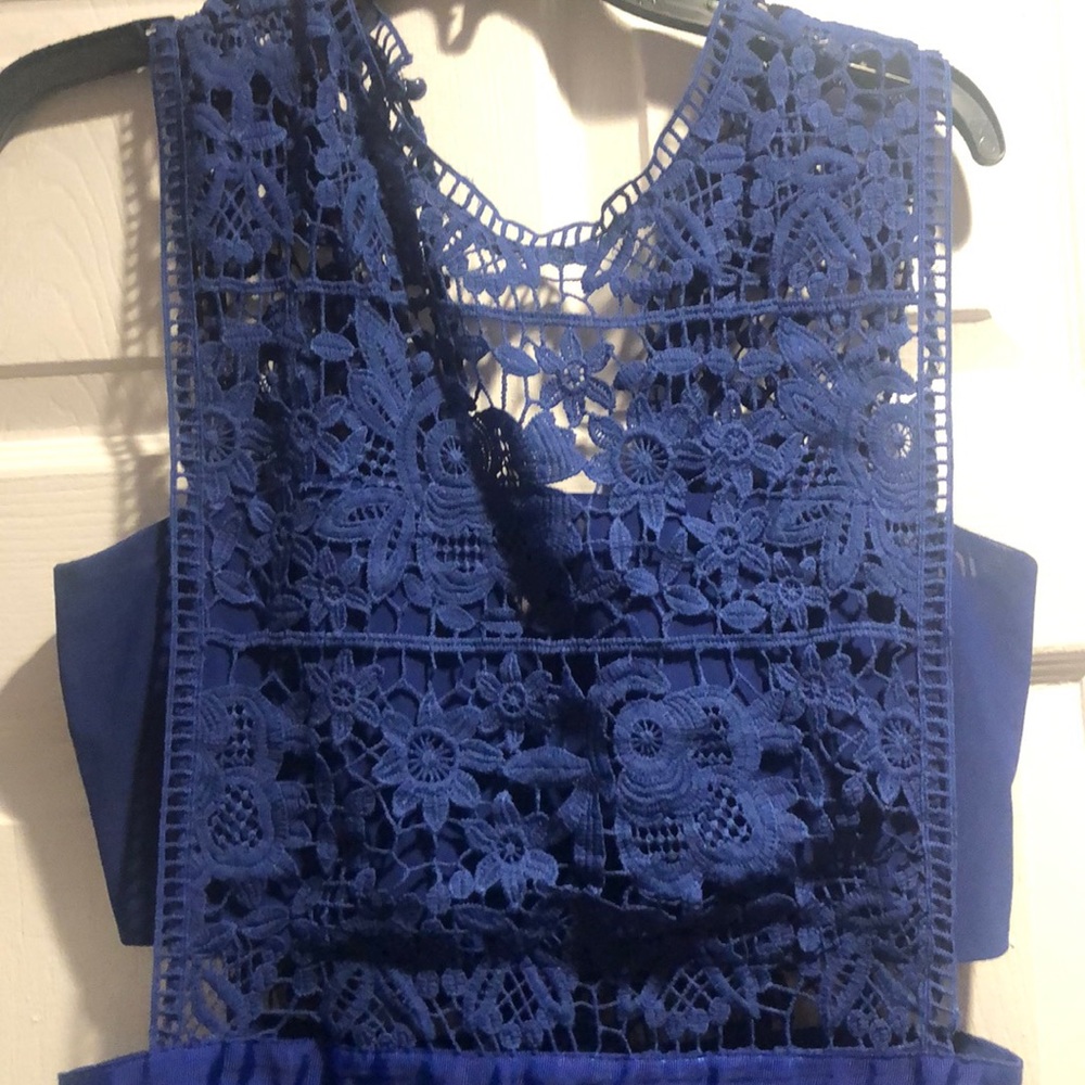 BLUE LACE DRESS - Picture 2 of 4